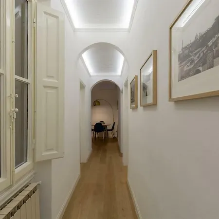 Florence Fiorino Apartment-3